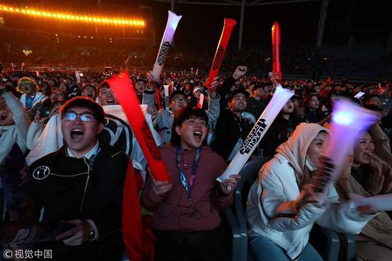  Ming回归赛场，逆转首场状态亮眼，IG观众沸腾！
